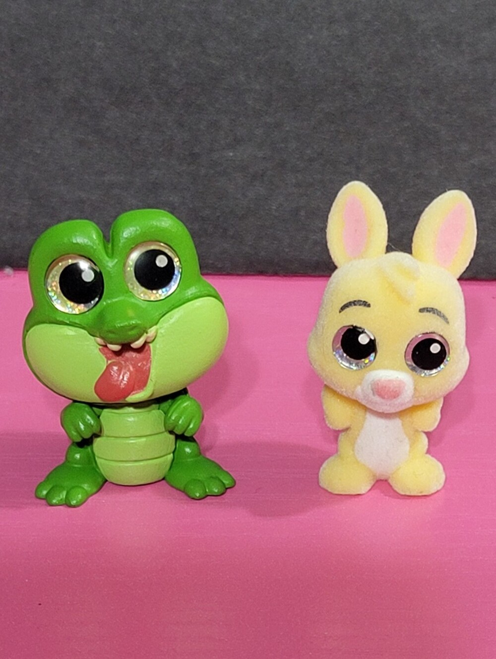 Disney Doorables Mini Figures Fuzzy Rabbit & Tick Tock Croc (1804)